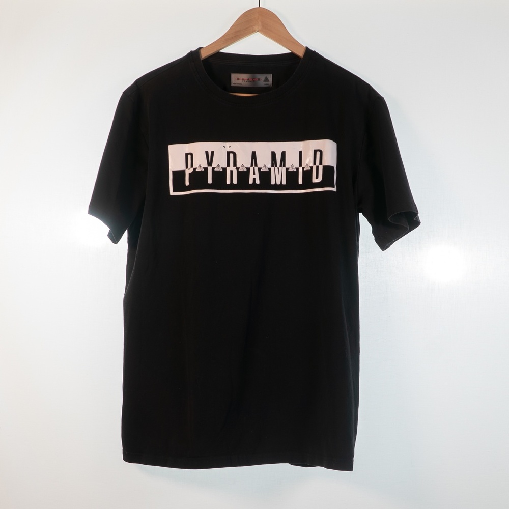 Black Pyramid Tee Size Large!